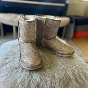 Ugg’s LIKE NEW women sparkle short boots‎ gold/tan size 7